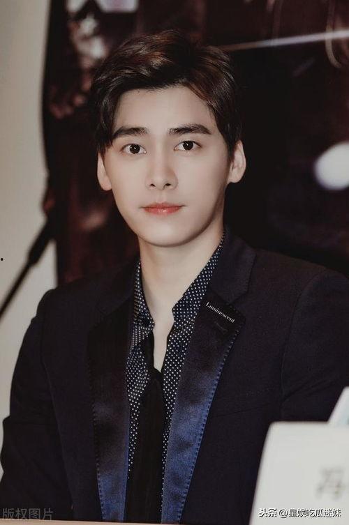 李易峰最新吃瓜爆料图片,揭秘娱乐圈背后的惊人真相! 第2张 李易峰最新吃瓜爆料图片,揭秘娱乐圈背后的惊人真相! 第2张